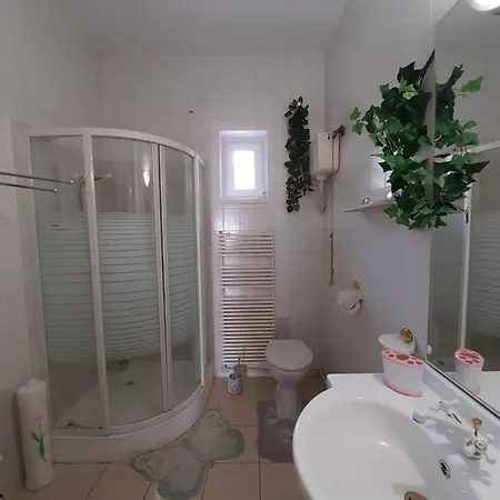 Anna Badacsony Apartament *